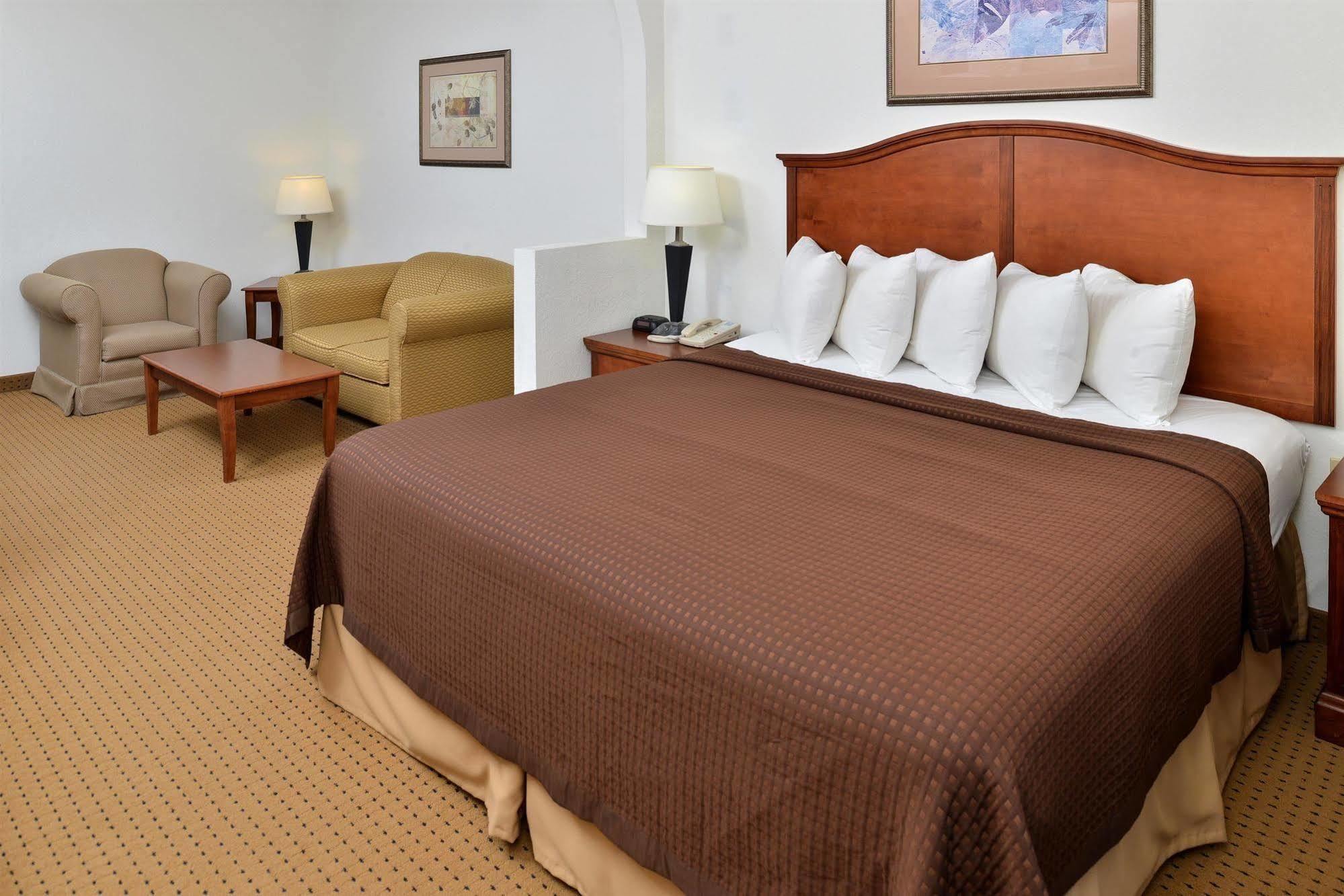 Red Roof Inn & Suites Carrollton, Ga - West Georgia Bagian luar foto